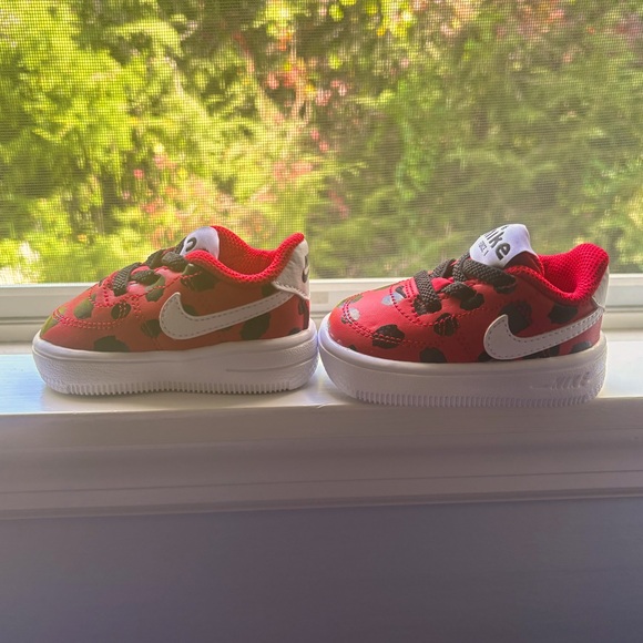 Nike Air Force 1 '18 Se "Lil Ladybugs" Red-White-Black Size 2C Never Worn - Picture 3 of 4